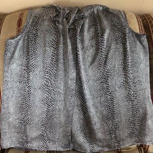 Women’s Violet & Claire sleeveless blouse -loose fit